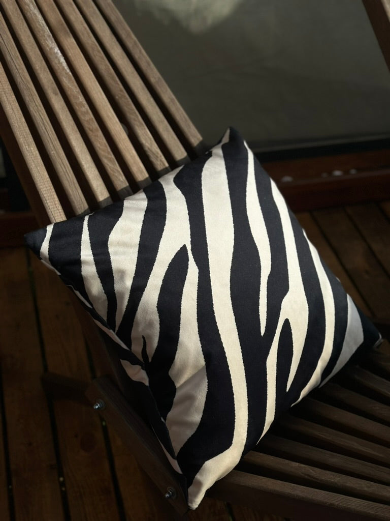 Zebra Kırlent Kılıfı
