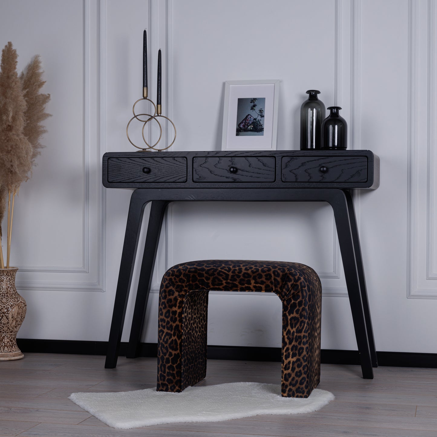Leopar Stool