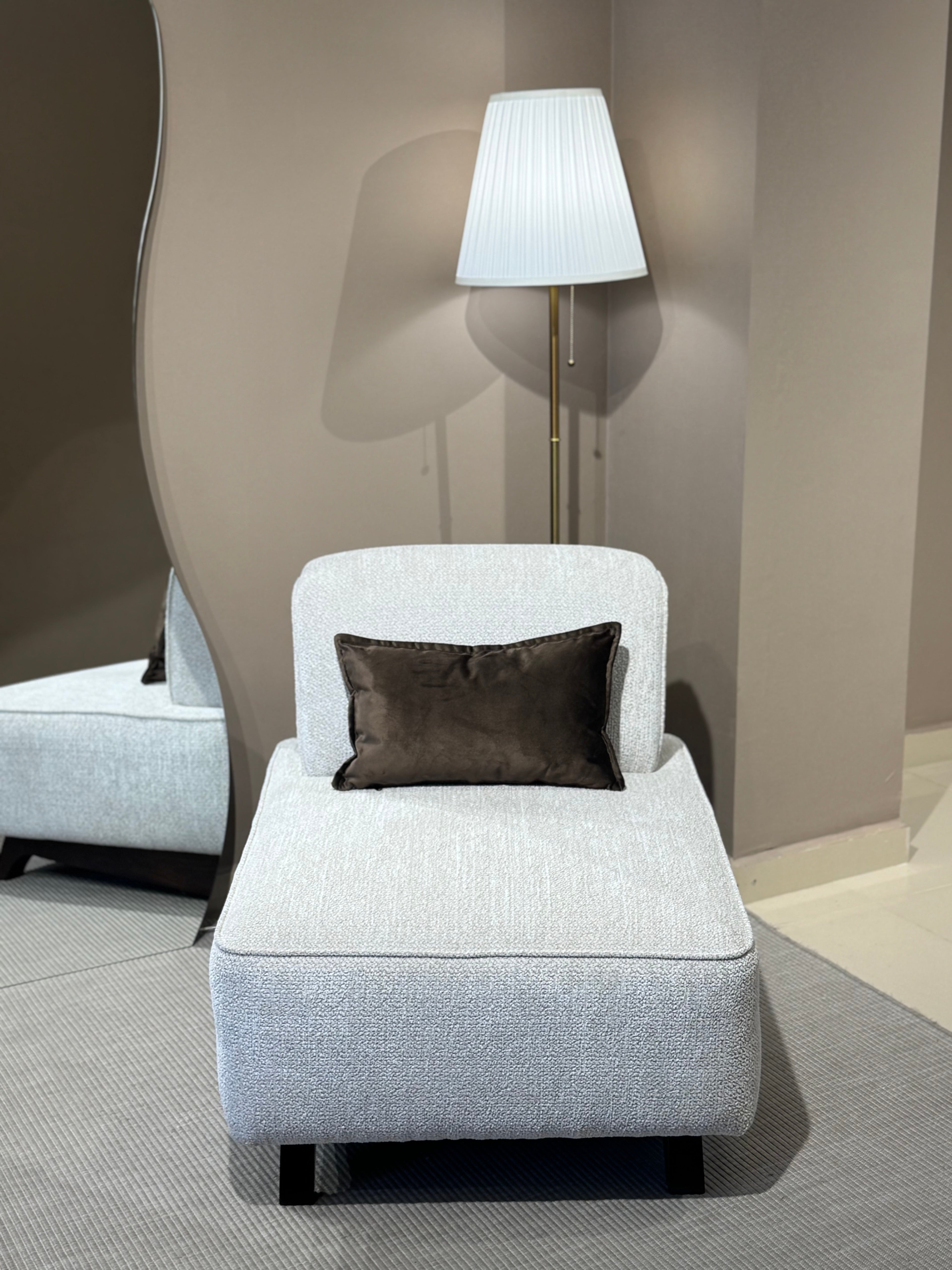 Soli Chaise Lounge