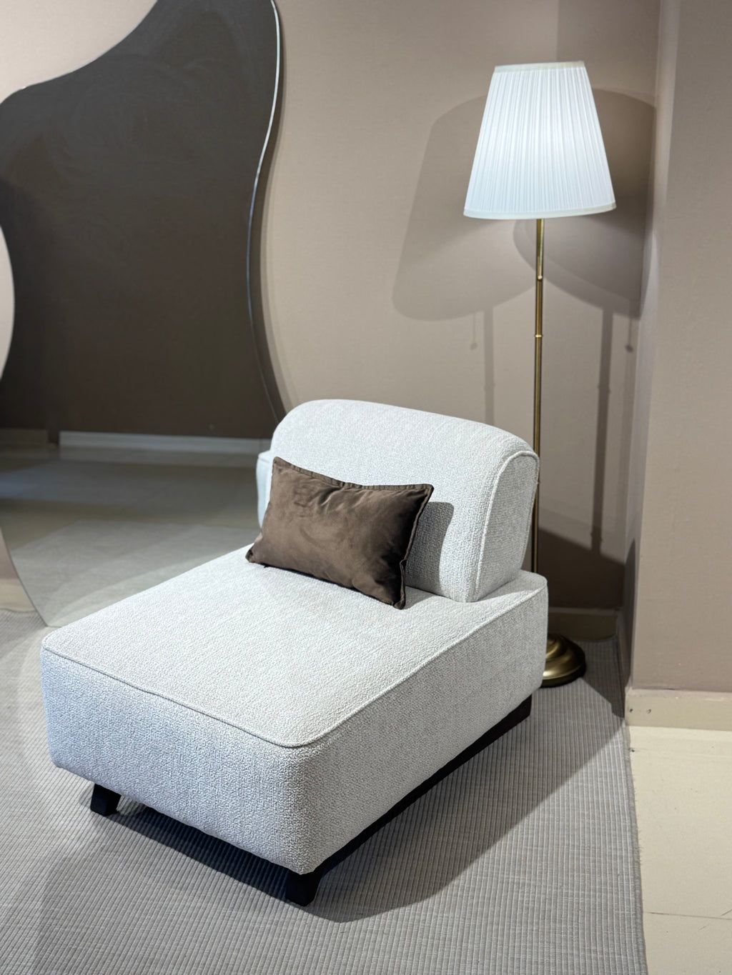 Soli Chaise Lounge